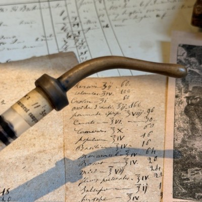 Ebonite and glass laryngeal syringe - 1939/1940