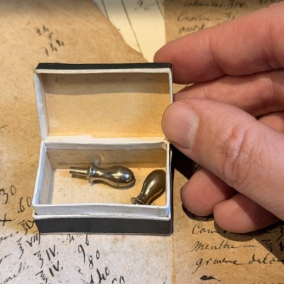 Metal ENT Olive Box - 1939/1940 - New old stock