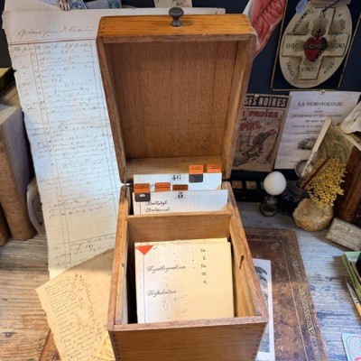 Boîte à fiches de bureau en chêne - Meuble de Métier de pharmacie 1910/1930