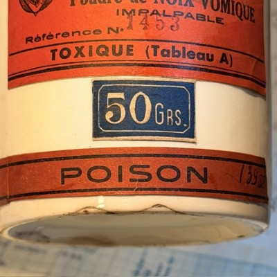 Noix Vomique Impalpable - Strychnine - Poison - Pot ancien de pharmacie
