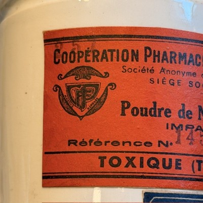 Noix Vomique Impalpable - Strychnine - Poison - Pot ancien de pharmacie