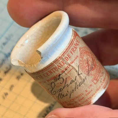 Excerpt from Strophanthus MENIER - TINY pot - POISON cabinet - Antique pharmacy