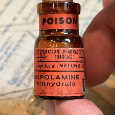 Scopolamine Bromhydrate - Truth Serum - POISON cabinet - Antique pharmacy bottle