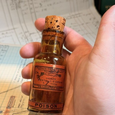 Opium extract pills - POISON cabinet - Antique pharmacy bottle