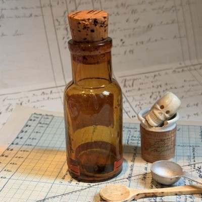 Opium extract pills - POISON cabinet - Antique pharmacy bottle