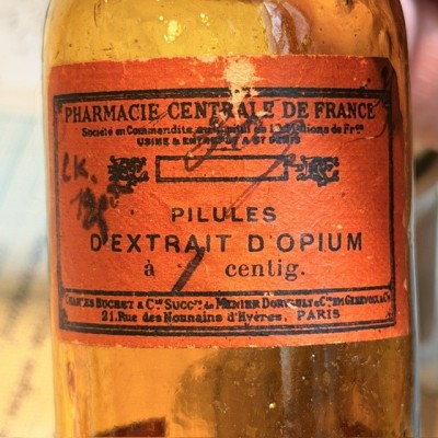 Opium extract pills - POISON cabinet - Antique pharmacy bottle