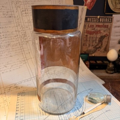 Jusquiame leaves - POISON - Antique Pharmacy Bottle - Apothecary Jar