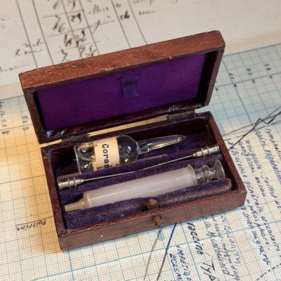 Guérison des morsures de serpent - Trousse de secours Pharmacie LEGROS