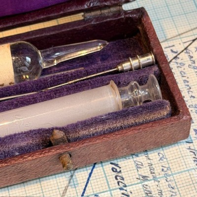 Guérison des morsures de serpent - Trousse de secours Pharmacie LEGROS
