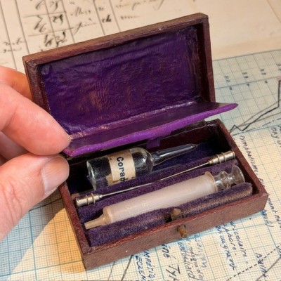 Guérison des morsures de serpent - Trousse de secours Pharmacie LEGROS