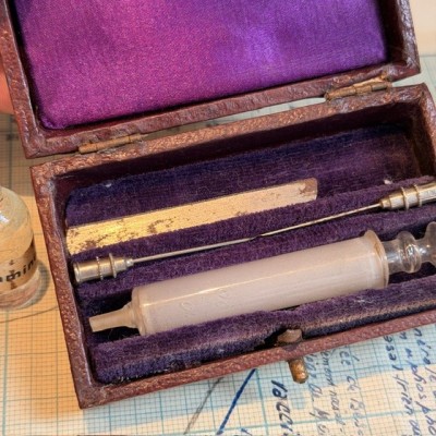 Guérison des morsures de serpent - Trousse de secours Pharmacie LEGROS