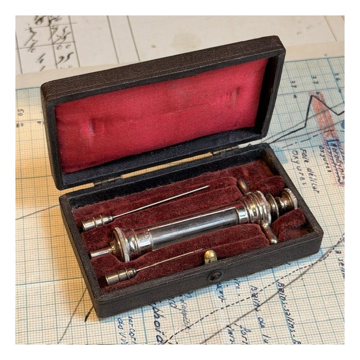 Antique hypodermic Pravaz syringe with ear cups- End of the 19th