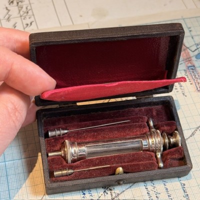 Antique hypodermic Pravaz syringe with ear cups- End of the 19th