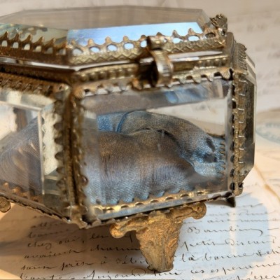 Boite reliquaire du XIXème siècle - Coffret à bijoux