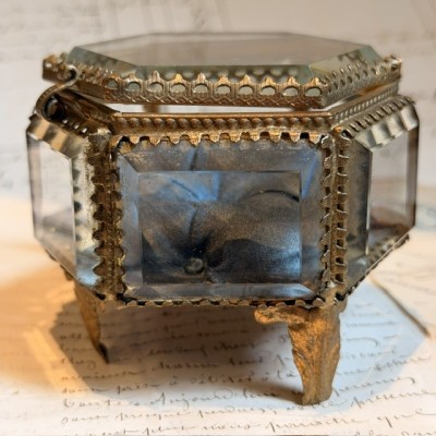 Boite reliquaire du XIXème siècle - Coffret à bijoux