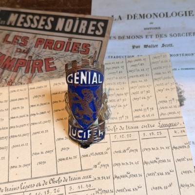 Génial Lucifer - Ancienne plaque de vélo - Laiton & Émail Bleu - 1930
