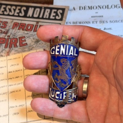 Génial Lucifer - Vintage bicycle headbadge - Brass & Blue Enamel - 1930