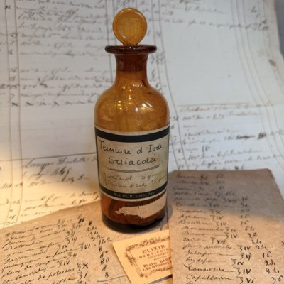 Gaiacolated Tincture of Iodine - Antique pharmacy bottle - Apothecary