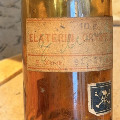 Élatérine cristallisée Merck - Poison - Flacon ancien de pharmacie