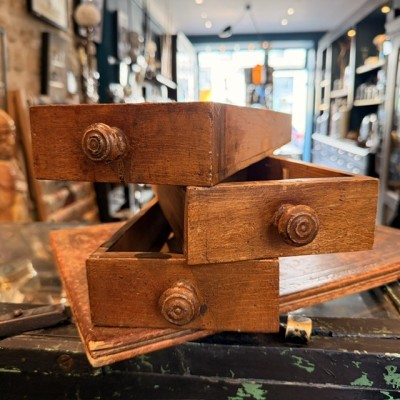 Le Tiroir du Pharmacien ancien en bois - Etagère à curiosités - Meuble de métier
