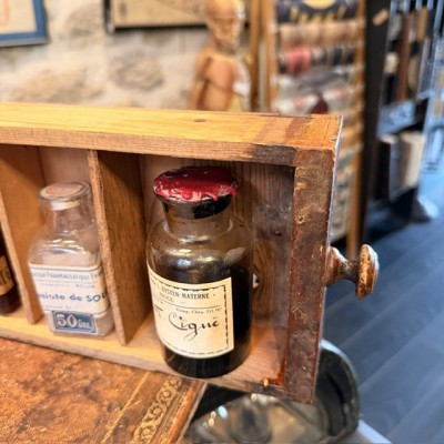 Le Tiroir du Pharmacien ancien en bois - Etagère à curiosités - Meuble de métier