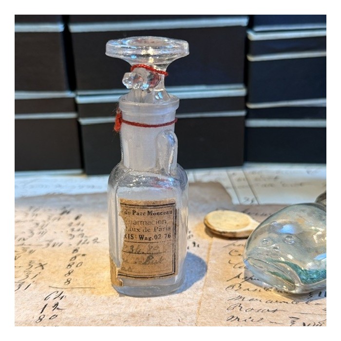 Dropper bottle - Antique pharmacy bottle - Apothecary