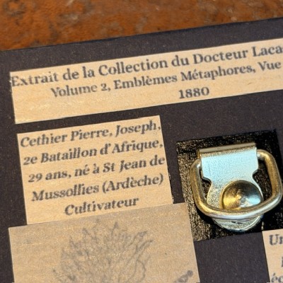 Tatouage en cheveux - Reproduction en cheveux d'un tatouage de prisonnier du XIXème siècle