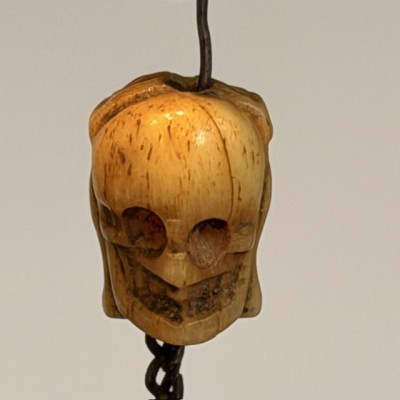 Memento mori - Two-sided rosary bead with indulgence medal - 19th century
