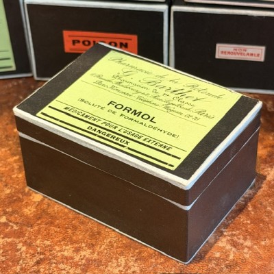 Formalin - Antique labels in a pharmacy box for remedy in canvas cardboard