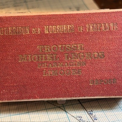 Healing snake bites - First aid kit from Michel LEGROS Pharmacy 1900
