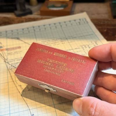 Healing snake bites - First aid kit from Michel LEGROS Pharmacy 1900