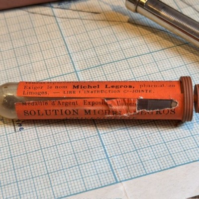 Guérison des morsures de serpent - Trousse de secours Pharmacie LEGROS 1900
