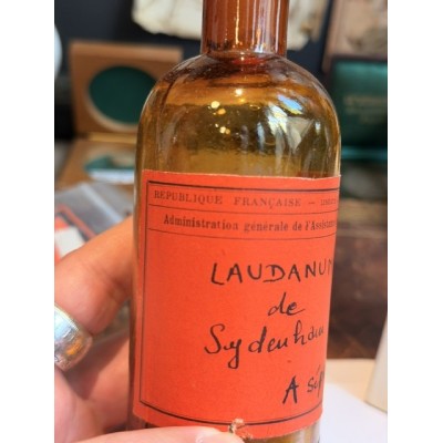 Solution d'Adrénaline à 1‰ - Poison - Flacon ancien de pharmacie