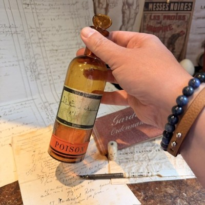 Adrenaline Solution at 1‰ - POISON - Vintage pharmacy bottle