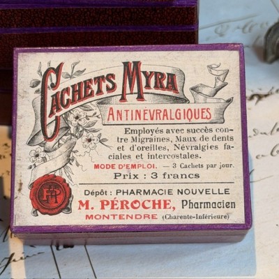 Eau de Chaux Médicinale - Antique labels in a pharmacy box for remedy in canvas cardboard