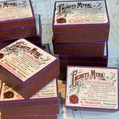 Eau de Chaux Médicinale - Antique labels in a pharmacy box for remedy in canvas cardboard