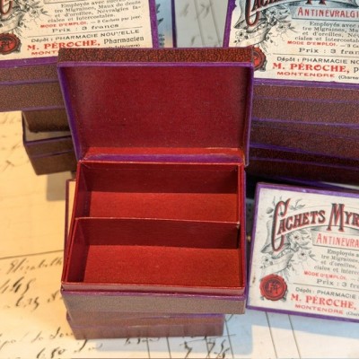 Eau de Chaux Médicinale - Antique labels in a pharmacy box for remedy in canvas cardboard