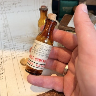 Huile goménolée - Flacon ancien de pharmacie-Apothicaire