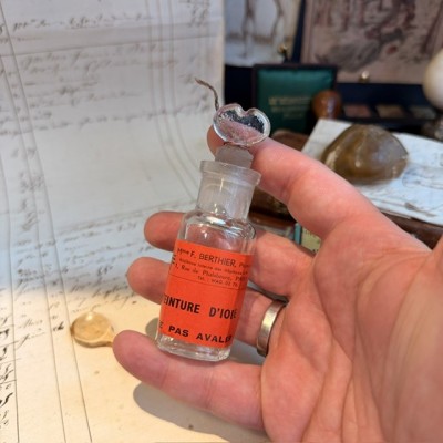 - Flacon ancien de pharmacie-Apothicaire