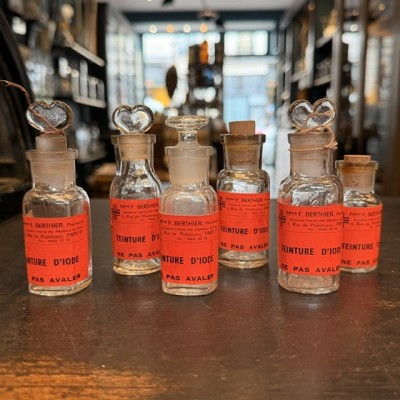 - Flacon ancien de pharmacie-Apothicaire