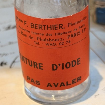 Iodine dye - Antique pharmacy bottle - Apothecary