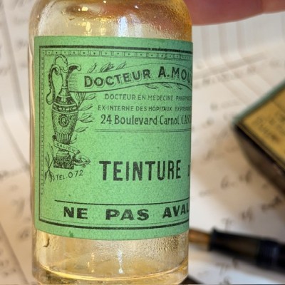 - Flacon ancien de pharmacie-Apothicaire