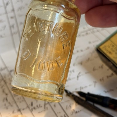 Iodine dye - Antique pharmacy bottle - Apothecary