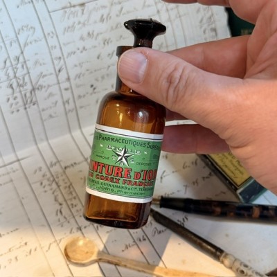 - Flacon ancien de pharmacie-Apothicaire