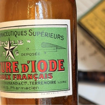 Iodine dye - Antique pharmacy bottle - Apothecary