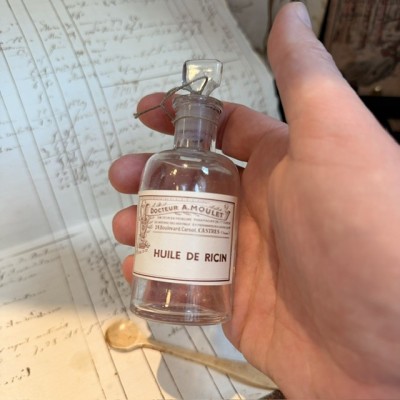 Huile de Ricin - Antique pharmacy bottle - Apothecary
