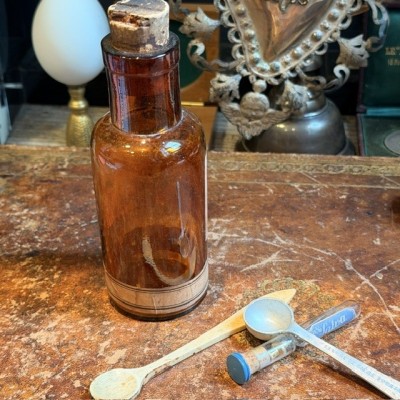 Jusquiame - Henbane - POISON cabinet - Antique pharmacy bottle