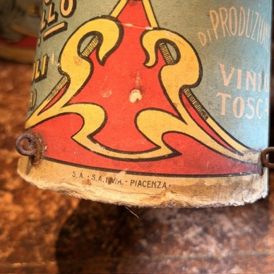 Antique cardboard lithographed demijohn headdress - Andrea Cioni & Figlio (Empoli, Tuscany) - 1913