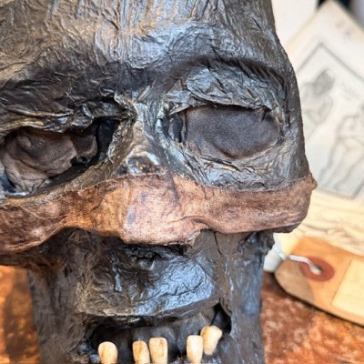 Mummy head - Human skull: artist reproduction by Jérôme Cavailles