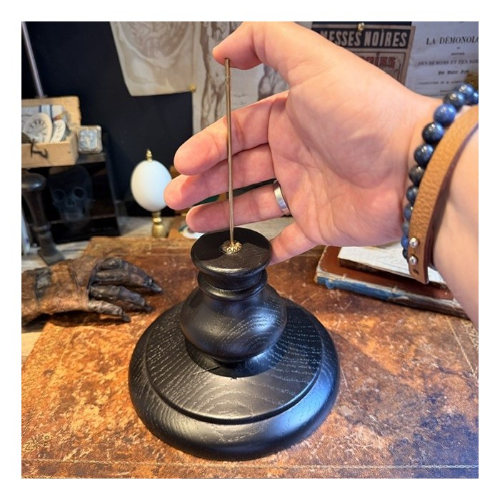 Support for Mummy’s Head - Pedestal in blackened turned wood 19th century style